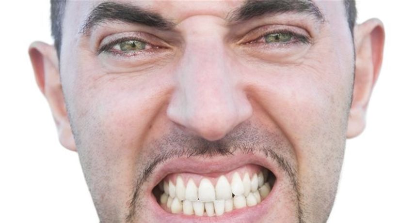 Škrípanie zubov a jeho vplyv na zuby